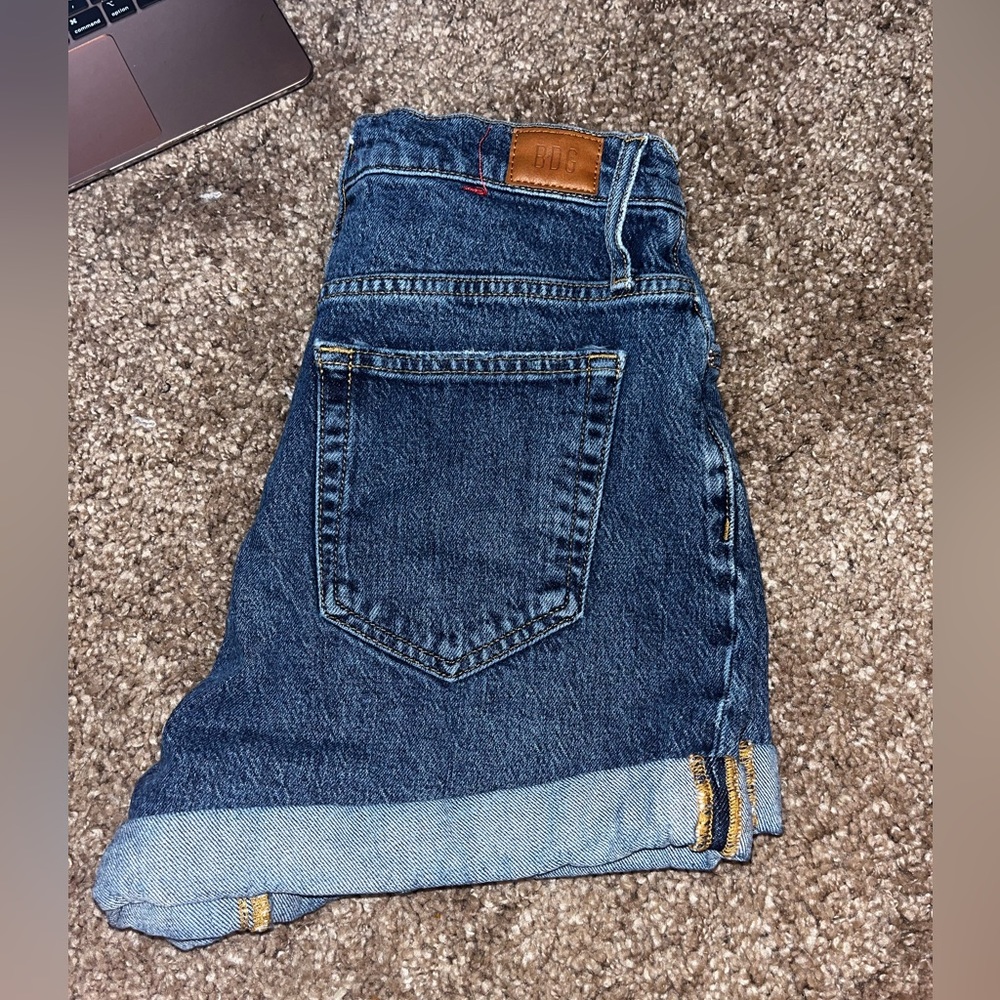 BDG Mom Highrise Shortd